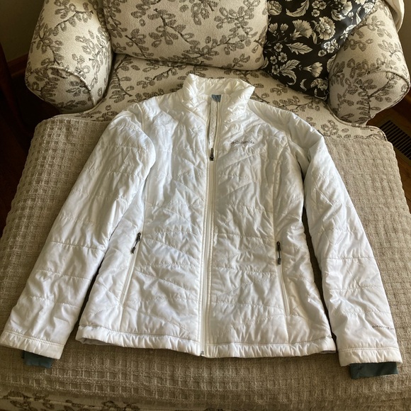 Columbia Jackets & Blazers - Women’s Columbia White Omni-Heat Jacket Size Medium EUC